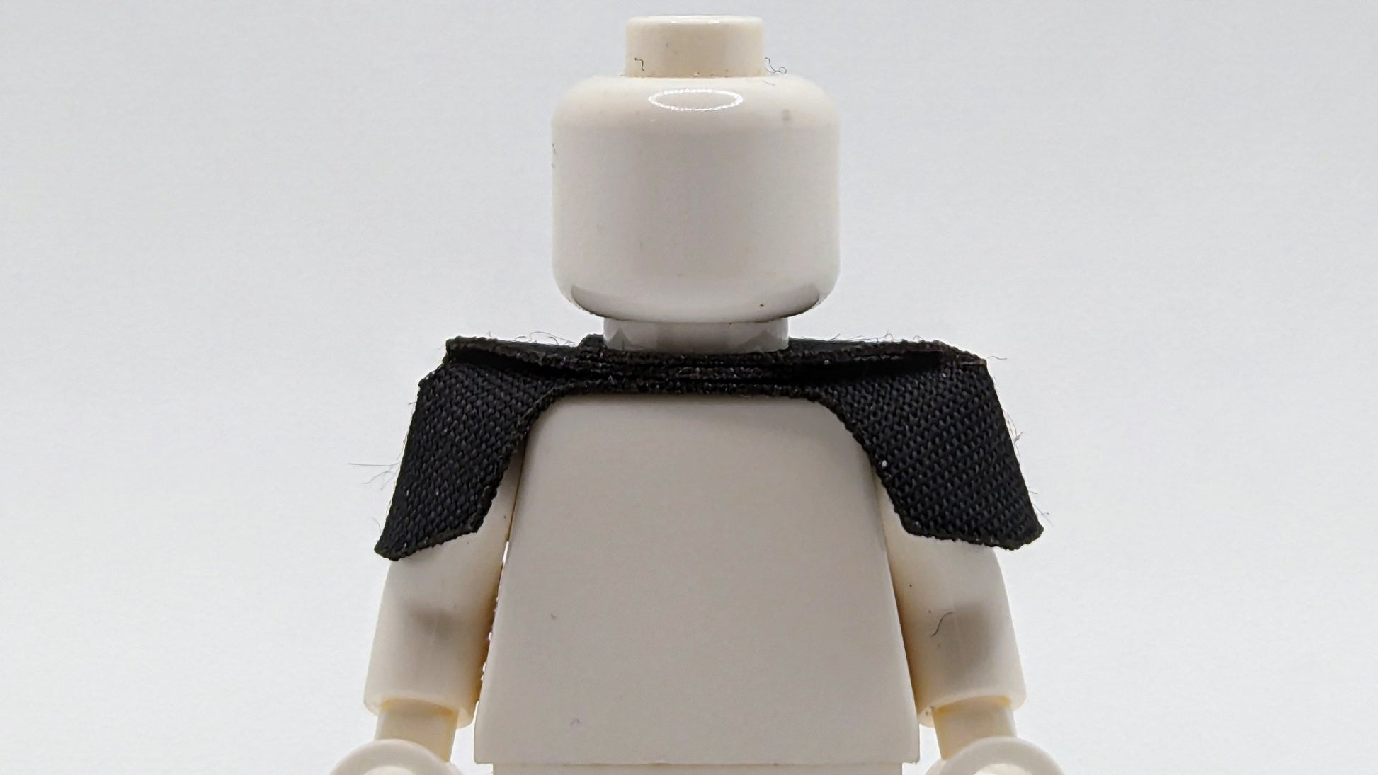 Armor Shoulder Pauldron by capes4minifigs - RPGminifigs