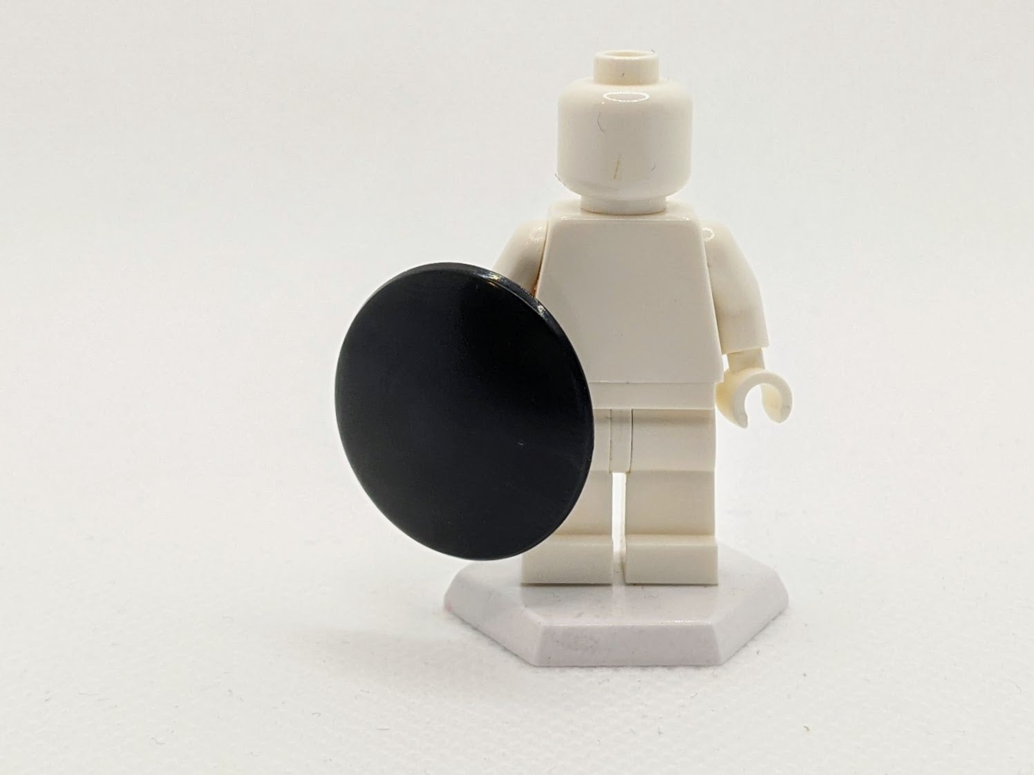 Battle Shield by Brick Forge - RPGminifigs