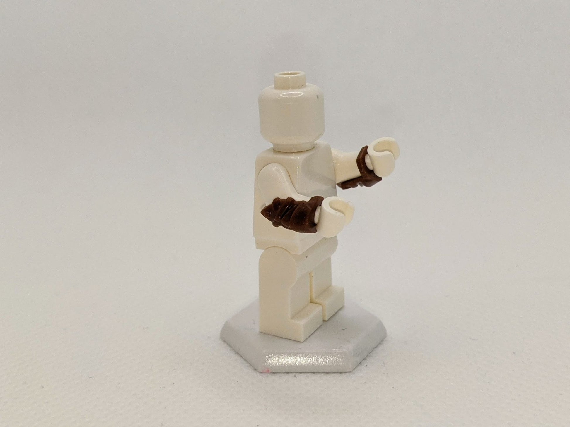Leather Vambraces by Brick Warriors - RPGminifigs