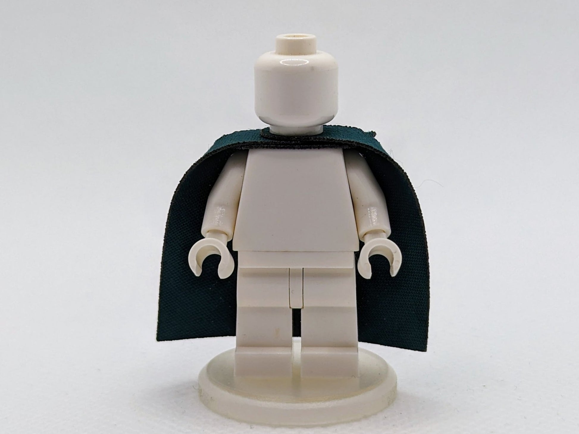 Over-Shoulder Cape by capes4minifigs - RPGminifigs